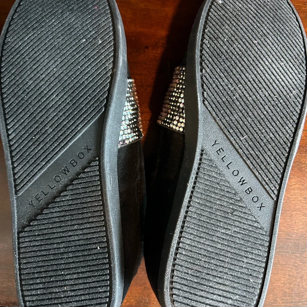Fancy slippers. - Picture 4 of 5